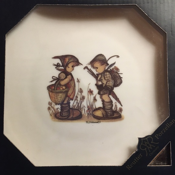 M.J. Hummel Porzellan Germany - Picture 3 of 4